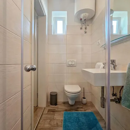 Viviana Azur Novigrad Istria