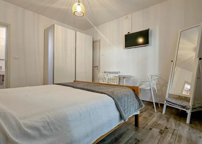 Viviana Azur Novigrad Istria